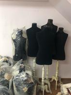 Lot de mannequins, Enlèvement