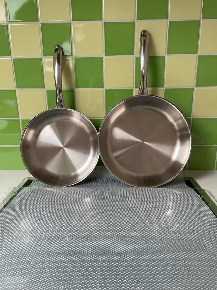 Deux nouvelles poêles à frire Fissler d 28 et d 24, Maison & Meubles, Cuisine | Casseroles & Poêles, Neuf, Ensemble de casseroles