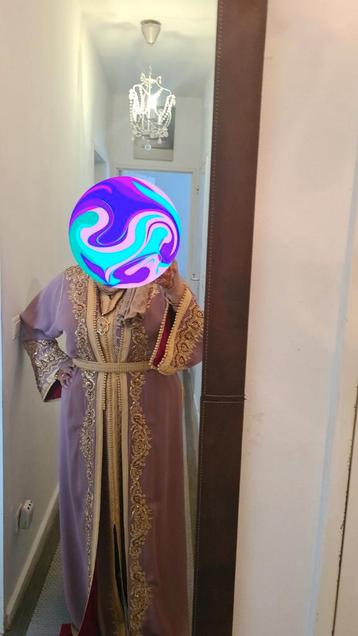 takchita, Enlèvement ou Envoi, Comme neuf, Taille 42/44 (L)
