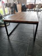 Salon tafel, Ophalen