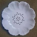 Witte kom en vergiet in bloemvorm, Enlèvement ou Envoi