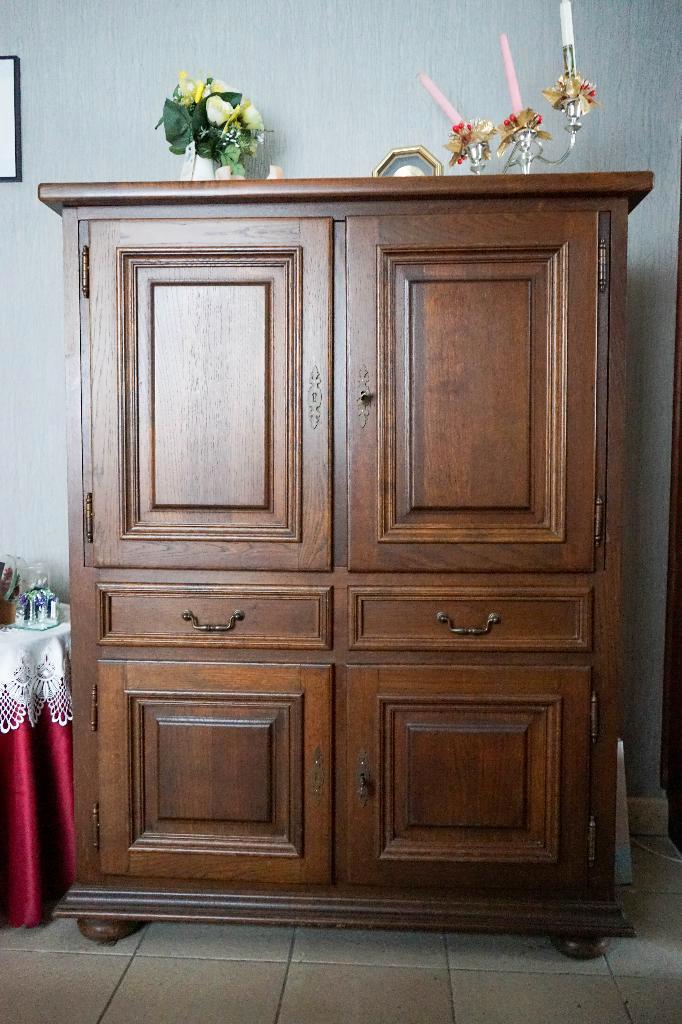 Eiken TV kast met uitschuifbaar platform, Huis en Inrichting, Kasten |Televisiemeubels, Zo goed als nieuw, 100 tot 150 cm, 100 tot 150 cm