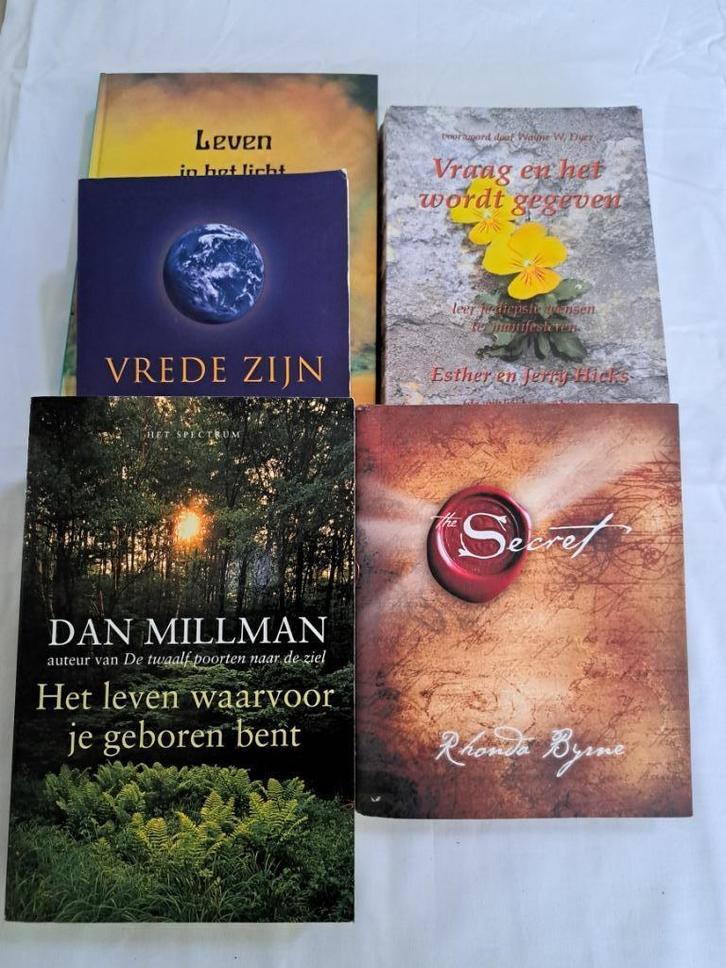 Spirituele boeken lot 1  – korting bij meerdere aankopen, Boeken, Overige Boeken, Ophalen of Verzenden
