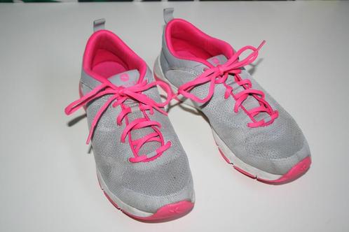 Basket de sport Domyos rose et grise pointure 37, Kinderen en Baby's, Kinderkleding | Schoenen en Sokken, Gebruikt, Sportschoenen