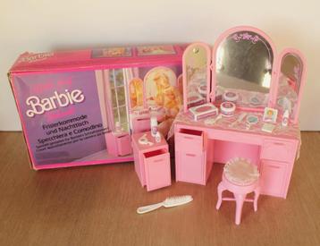 Vintage Barbie Vanity & nighttable prachtstuk MIB Italië '87 beschikbaar voor biedingen