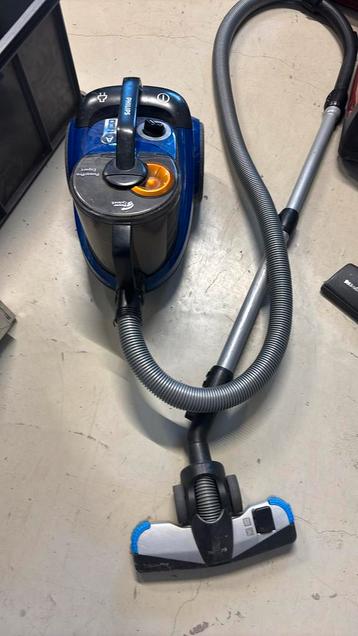 Stofzuiger zonder zak, philips, werkt nog. beschikbaar voor biedingen