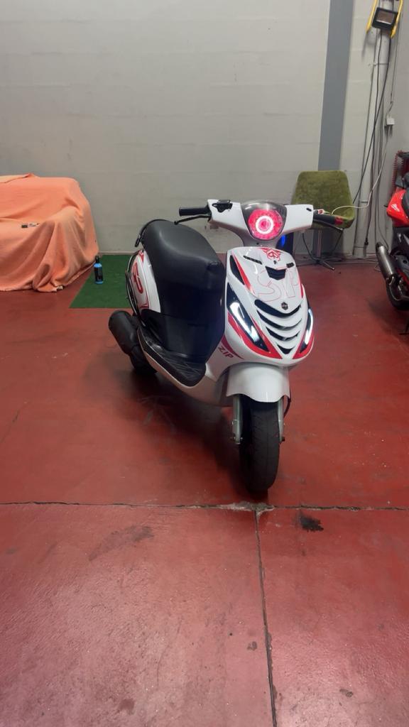 Piaggio zip 172 malossi, Fietsen en Brommers, Scooters | Piaggio, Zo goed als nieuw, Zip, Ophalen of Verzenden