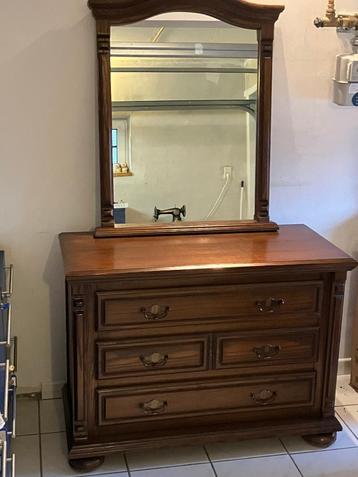 eiken commode + spiegel  beschikbaar voor biedingen