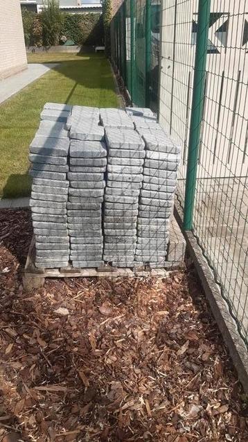 Blauwe hardsteen 15 x 15 x 3 (cm) beschikbaar voor biedingen