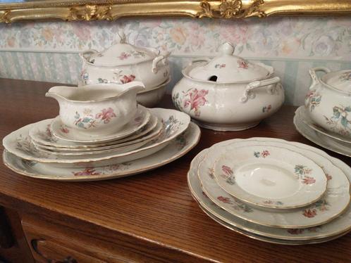 Servies Mosa Roze bloem, Antiek en Kunst, Antiek | Servies los, Ophalen