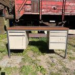 Metalen bureau / werkbank, Doe-het-zelf en Bouw, Werkbanken, Ophalen, Gebruikt, 120 tot 170 cm