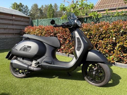 Vespa GTS300 NOTTE FULL OPTION!, Fietsen en Brommers, Scooters | Vespa, Zo goed als nieuw, Overige modellen, Benzine, Ophalen