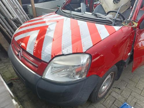Diverse onderdelen of wrak te koop citroen Berlingo, Auto's, Citroën, Particulier, Berlingo, Radio, Trekhaak, Diesel, Euro 3, 4 deurs