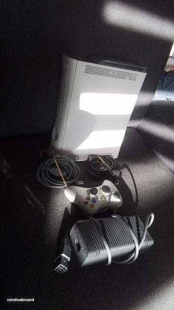 Xbox 360 250gb controller en kabels  beschikbaar voor biedingen