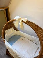 Berceau en rotin sur châssis en bois, Enfants & Bébés, Berceaux & Lits, Enlèvement, Comme neuf, Berceau