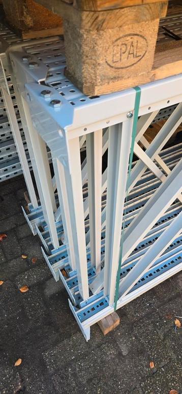 Magazijnrekken / grootvak stellingen. L=270 D=110 H=250 beschikbaar voor biedingen