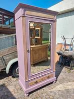 Mooie oude kledingkast of enorme garderobe. Wijnoogst., Zo goed als nieuw