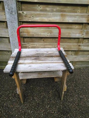 Fietshaak Mottez muursteun voor 2 fietsen metaal rood/zwart. beschikbaar voor biedingen