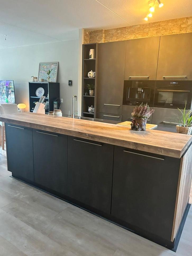 Moderne antraciet/houtkleurige eilandkeuken  GEDEMONTEERD, Huis en Inrichting, Keuken | Complete keukens, Zo goed als nieuw, Overige typen