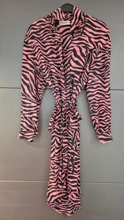 Essentiel Antwerp roze/zwart zebra print jurk maat M, Kleding | Dames, Jurken, Zo goed als nieuw, Maat 38/40 (M), Zwart, Ophalen of Verzenden