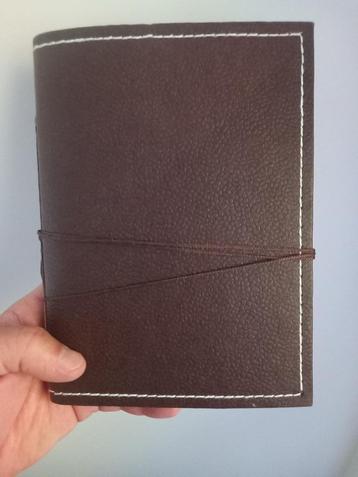 Set van 6 ongebruikte lederen gebonden dagboeken (A5), Diversen, Notitieboeken, Ophalen, Nieuw, A5