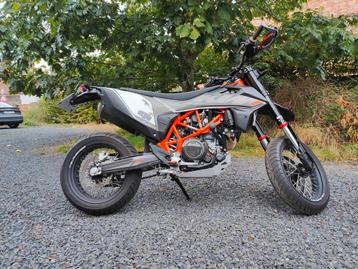 KTM 690 SMCR 2019 disponible aux enchères