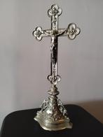 Croix française en métal avec le Christ de style rococo - 19, Antiquités & Art, Antiquités | Objets religieux, Enlèvement ou Envoi