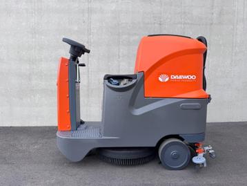 SCHROBMACHINE NIEUW! GARANTIE - levering en opstart mogelijk beschikbaar voor biedingen