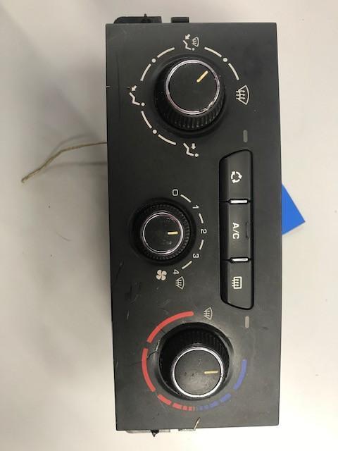 PANNEAU DE COMMANDE CLIMATISATION Peugeot 207 SW (WE / WU), Autos : Pièces & Accessoires, Tableau de bord & Interrupteurs, Peugeot