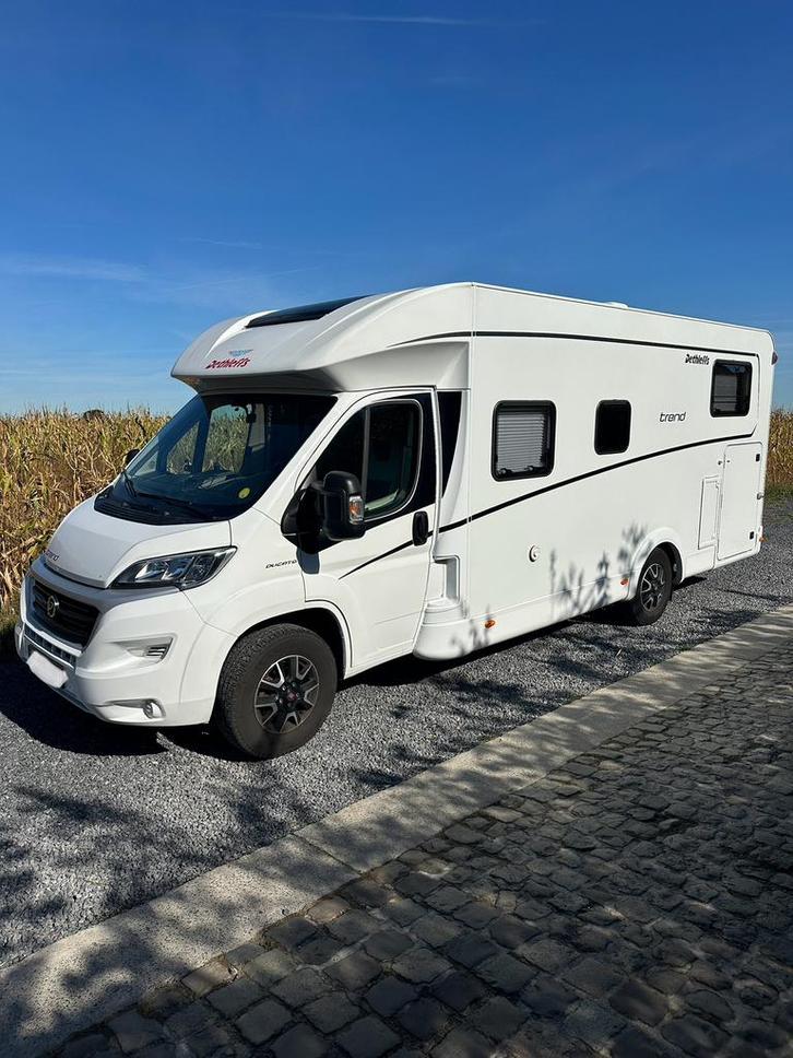 Mooie verzorgde Dethleffs trend T7057 EB 2021 met 24.200 km, Caravans en Kamperen, Mobilhomes, Particulier, tot en met 5, Half-integraal