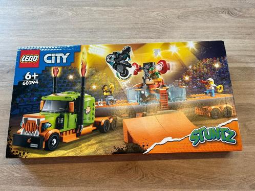 lego 60294 Stuntshowtruck Nieuw, Kinderen en Baby's, Speelgoed | Duplo en Lego, Nieuw, Lego, Complete set, Ophalen of Verzenden