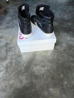 GUESS sneakers, Kleding | Heren, Ophalen of Verzenden, Zo goed als nieuw, Zwart, Sneakers