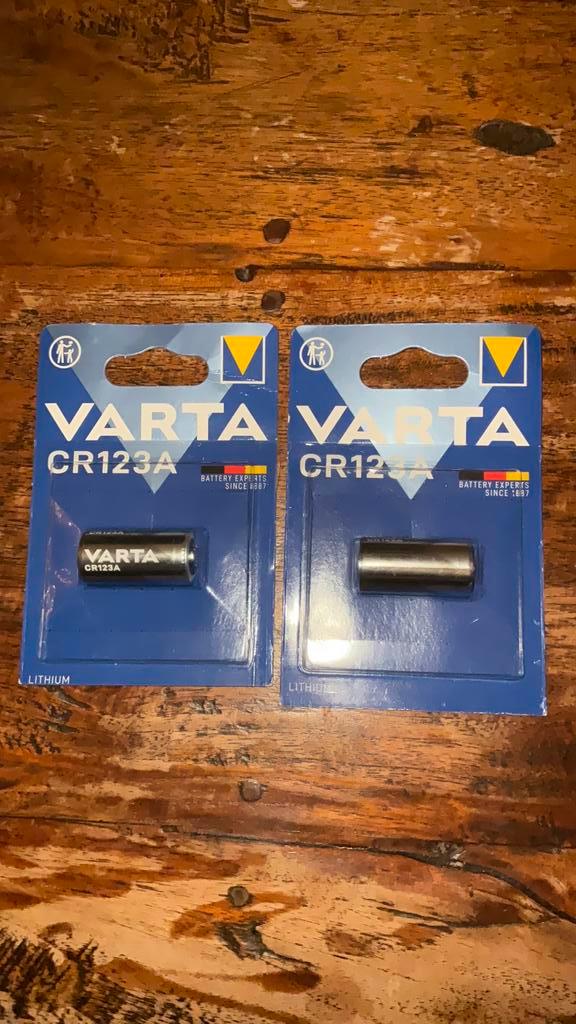 2x Varta CR123A batterij, Audio, Tv en Foto, Accu's en Batterijen, Nieuw, Ophalen of Verzenden