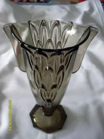 Art deco czech republican vase 1930's model 19085 amber Stol beschikbaar voor biedingen