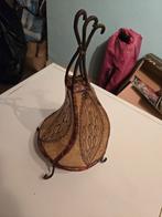 Objet de décoration en métal et en vessie, Ophalen of Verzenden
