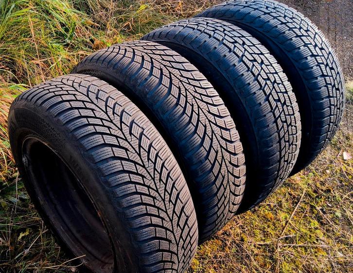 4 pneus hiver 195/65-15 pour Opel, Auto-onderdelen, Banden en Velgen, Banden en Velgen, Winterbanden, 15 inch, 195 mm, Gebruikt