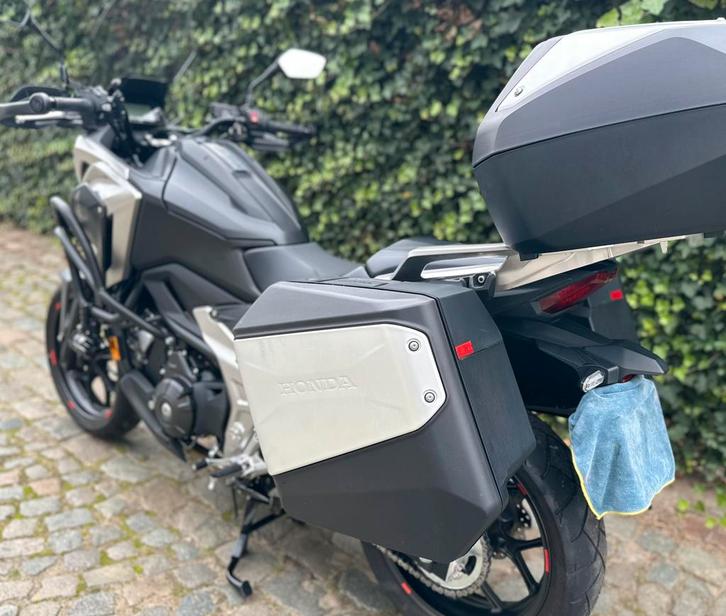 Honda NC750X Abs ✅ 2022 nieuwstaat vele opties, Motoren, Motoren | Honda, Particulier, meer dan 35 kW, ABS, LED Verlichting, Traction Control