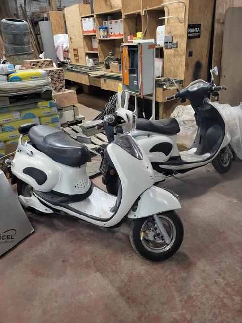 2 elektrische brommers, Fietsen en Brommers, Brommers | Vespa, Ophalen