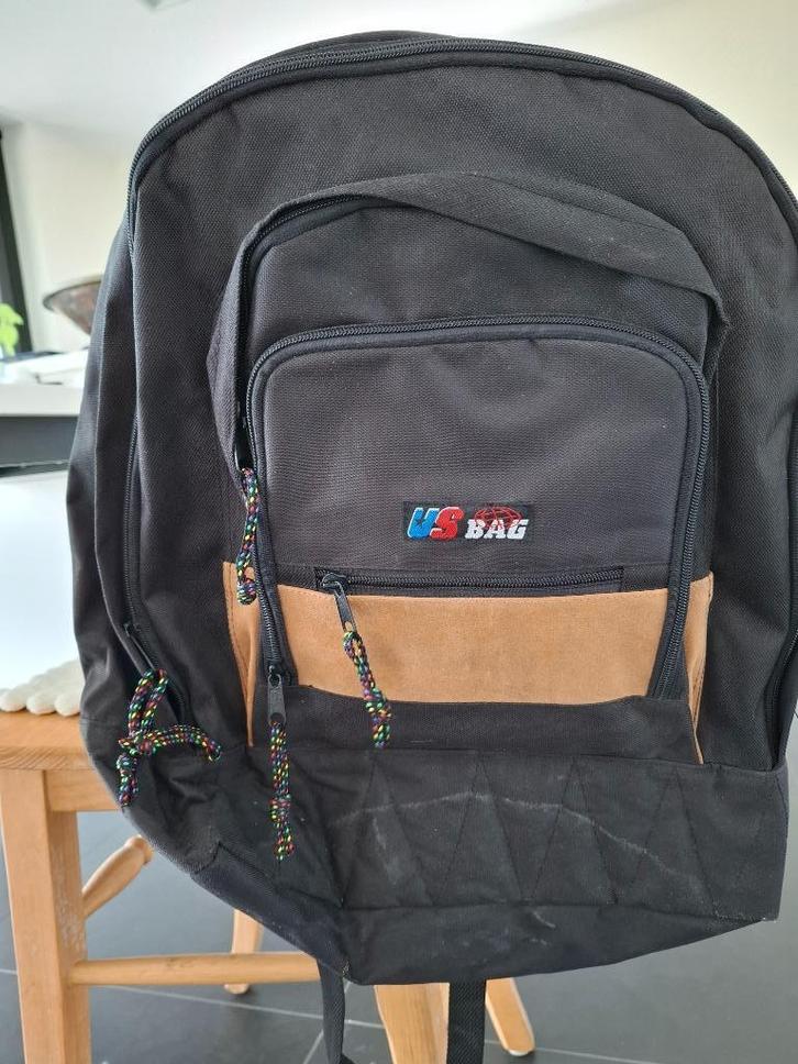 US Rugtas - Schooltas- Zwart, Handtassen en Accessoires, Tassen | Schooltassen, Gebruikt, Rugtas, 30 tot 40 cm, 30 tot 40 cm, Zwart