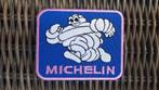 Michelin pink (= roze) strijk patch embleem - 76 x 62 mm, Hobby en Vrije tijd, Ophalen of Verzenden, Nieuw