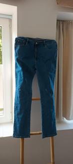 Nieuwe jeans broek. Bovenzijde is 44., Kleding | Dames, Ophalen, Zo goed als nieuw