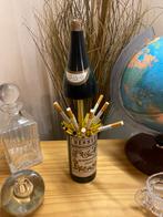 Sigaretten houder maakt muziek werkt een veer ., Enlèvement