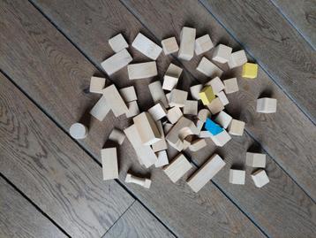 houten bouwblokken (in duplobox) beschikbaar voor biedingen