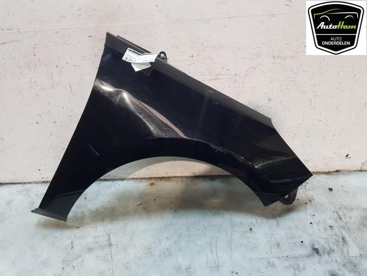SPATBORD RECHTS VOOR Ford Fiesta 7 (|2400942|H1BBA16015AD|), Auto-onderdelen, Carrosserie, Spatbord, Ford, Voor, Rechts, Gebruikt