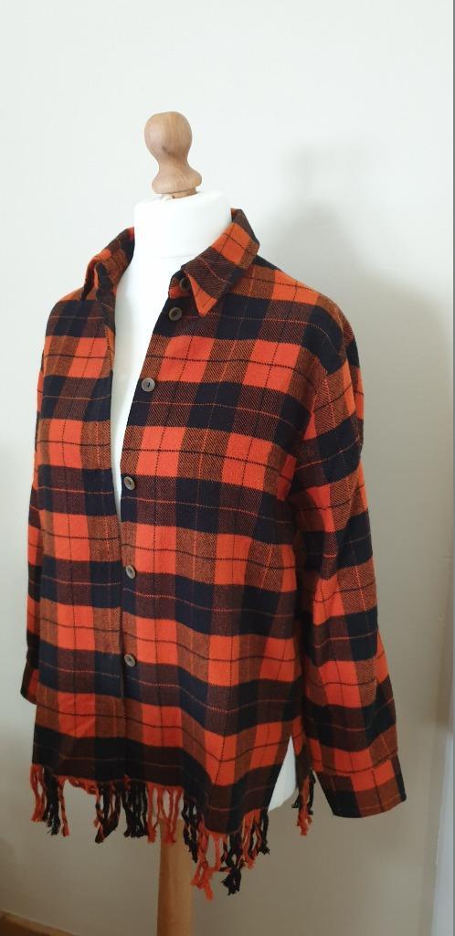NIEUW artikel : Warm overhemd met franjes - Maat S (M), Kleding | Dames, Blouses en Tunieken, Nieuw, Maat 36 (S), Rood, Ophalen of Verzenden