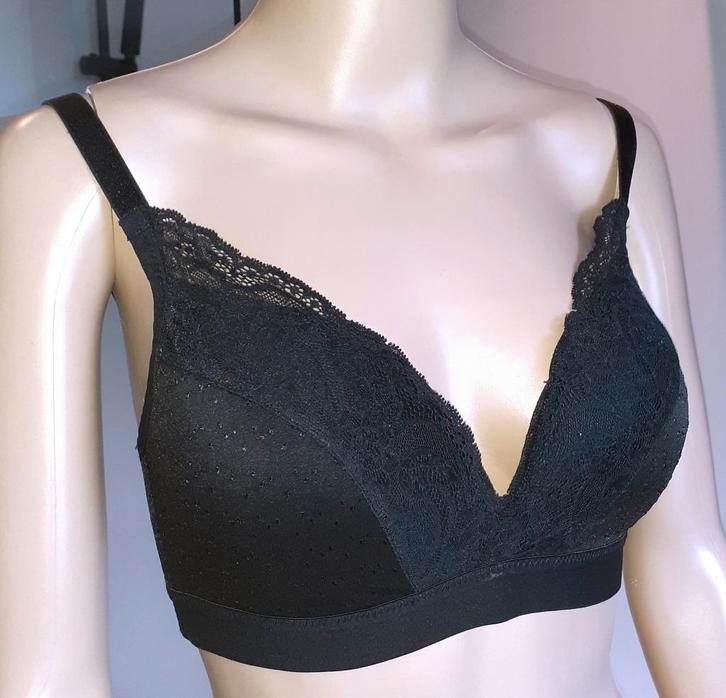 BH zwart met kant Sophie Hunkemoller 75 E, Kleding | Dames, Ondergoed en Lingerie, BH, Zwart, Verzenden