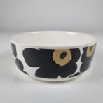 Marimekko Unikko Grote Serveerschaal zwart-goud 20cm 1,5L, Antiek en Kunst, Antiek | Keramiek en Aardewerk, Ophalen