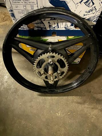 Velg voor + achter honda mb5 beschikbaar voor biedingen