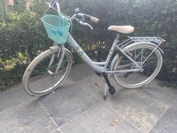 Moderne meisjesfiets 24inch beschikbaar voor biedingen
