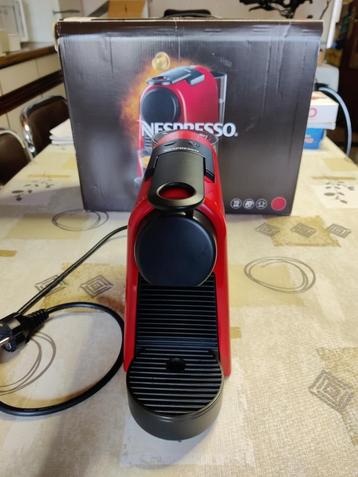 Nespresso Essenza Mini D30-EV3-RE-NE zgan, Electroménager, Machine à espresso, Réservoir d'eau amovible, Enlèvement ou Envoi, Dosettes et capsules de café
